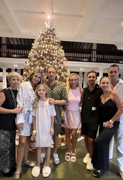 Звездный Новый год: как отметили праздник известные личности