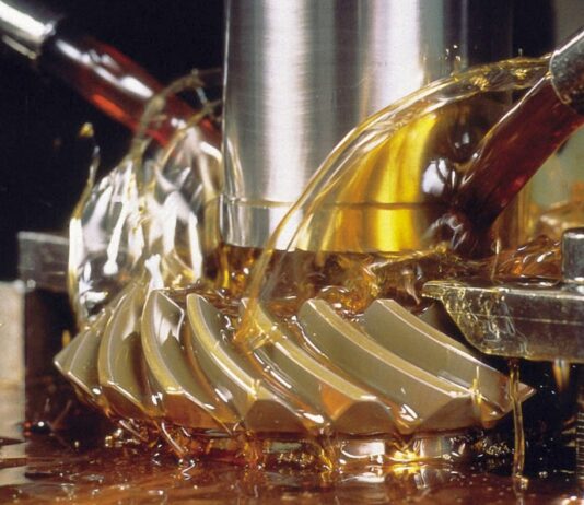 Эффективные смазочные материалы: виды, свойства, рекомендации по применению