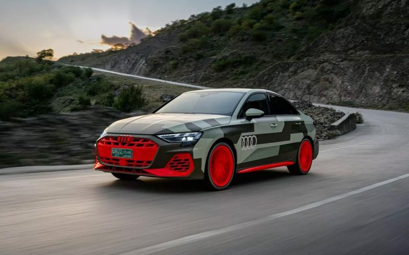 
            Обновленная модель Audi S3 2025 года стала мощнее
        