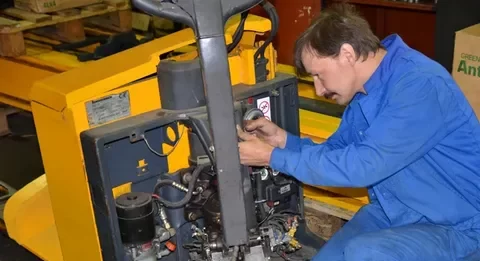 Неисправности гидроцилиндра на автопогрузчике: причины, диагностика и ремонт