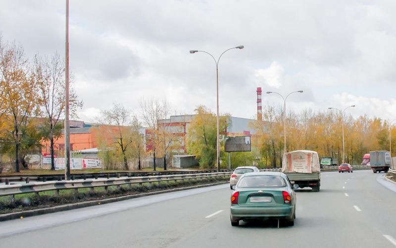 Билет 2, вопрос 1 ПДД: cколько полос для движения имеет эта дорога