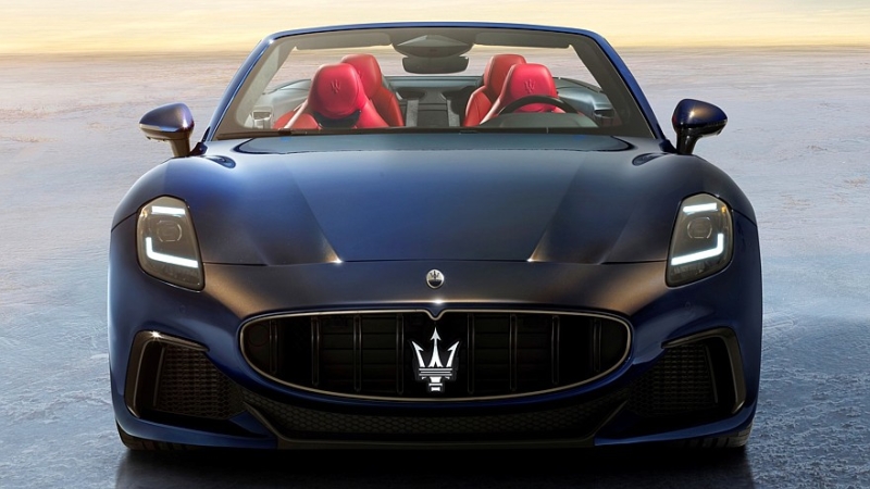 Новый Maserati GranCabrio: на 100 кг тяжелее купе и пока только с бензиновым мотором