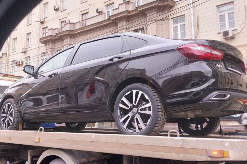 В Москве сфотографировали предсерийные Lada Aura