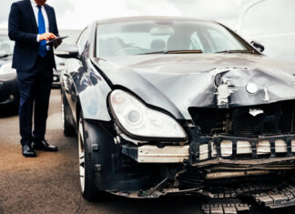 Выкуп битых автомобилей: преимущества услуги и важные нюансы