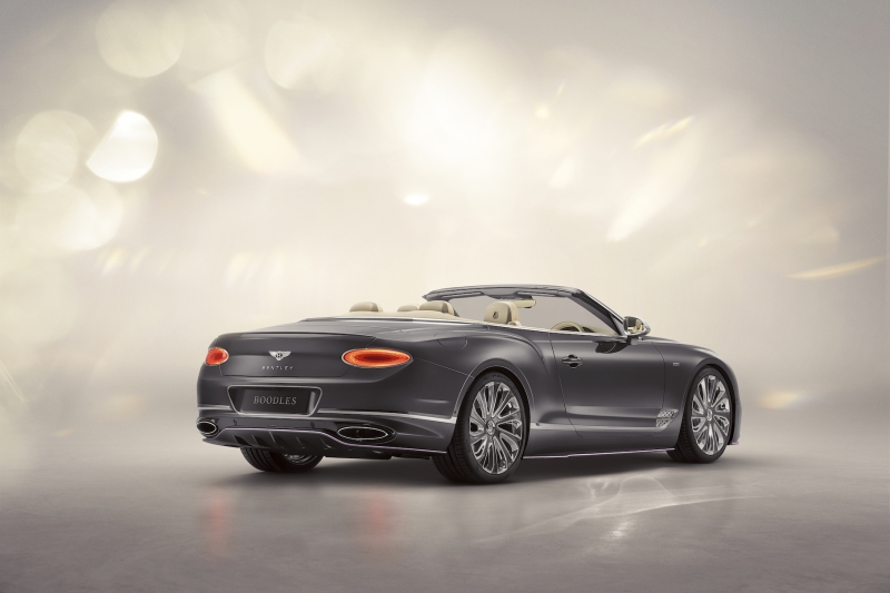 Bentley украсила Continental GTC золотом и бриллиантами