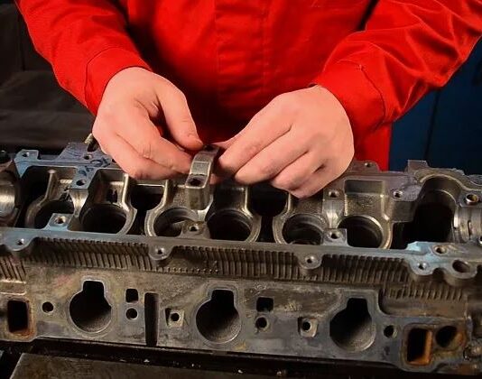 Головка блока цилиндров (ГБЦ) в автомобиле: когда требуется ремонт и особенности процесса