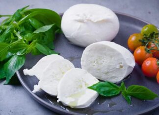 Моцарелла: характеристики и применение в кулинарии