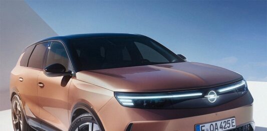 В новом поколении Opel Grandland обзавелся электромотором
