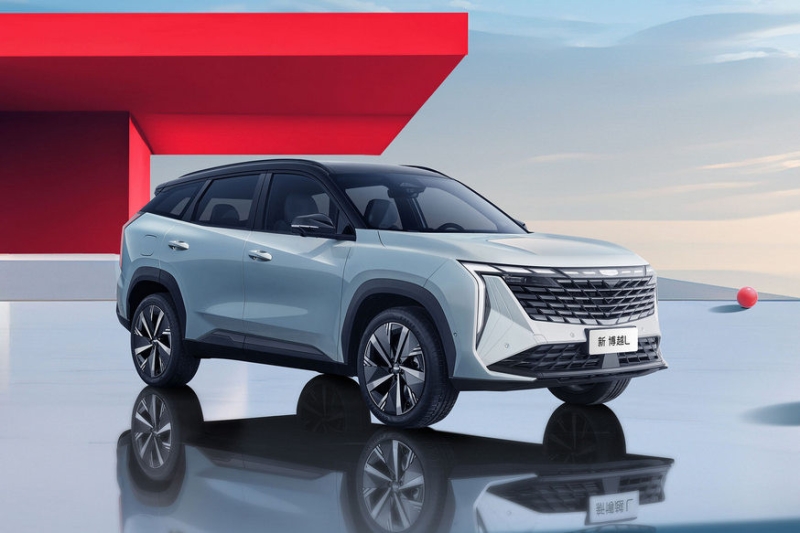 Обновлён кроссовер Geely Atlas второго поколения