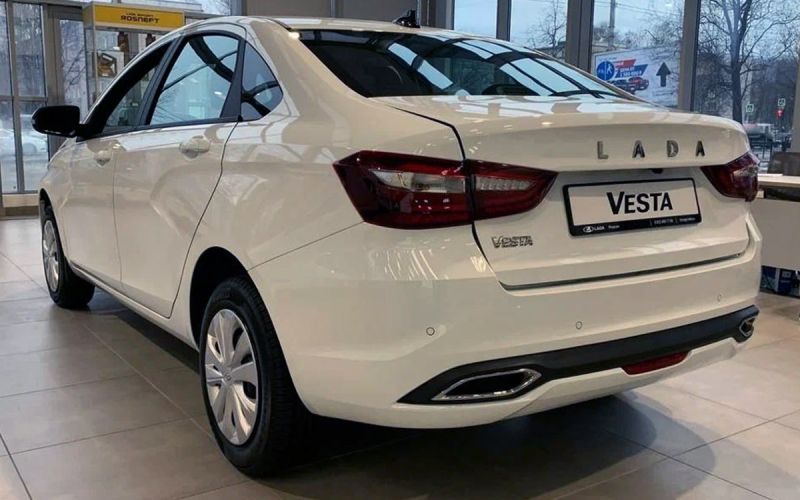 Чем отличается Lada Iskra от Lada Vesta: разбор