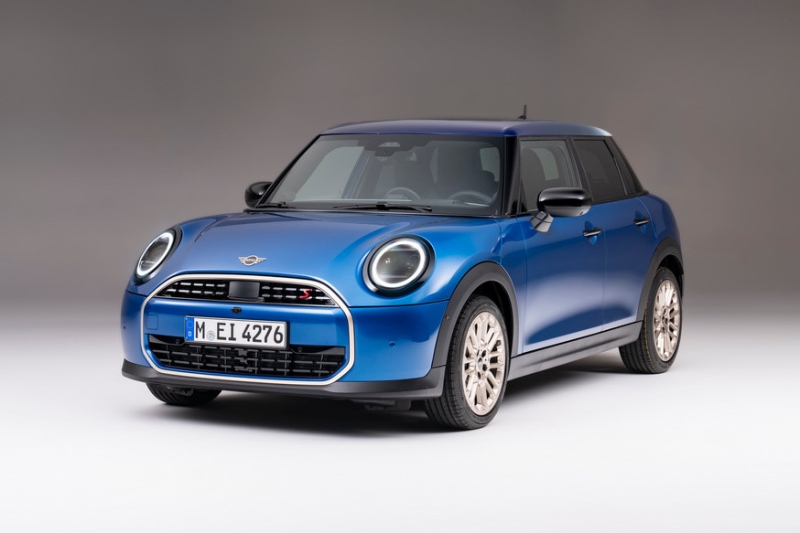 Новый Mini Cooper на старой платформе: теперь и пятидверная версия