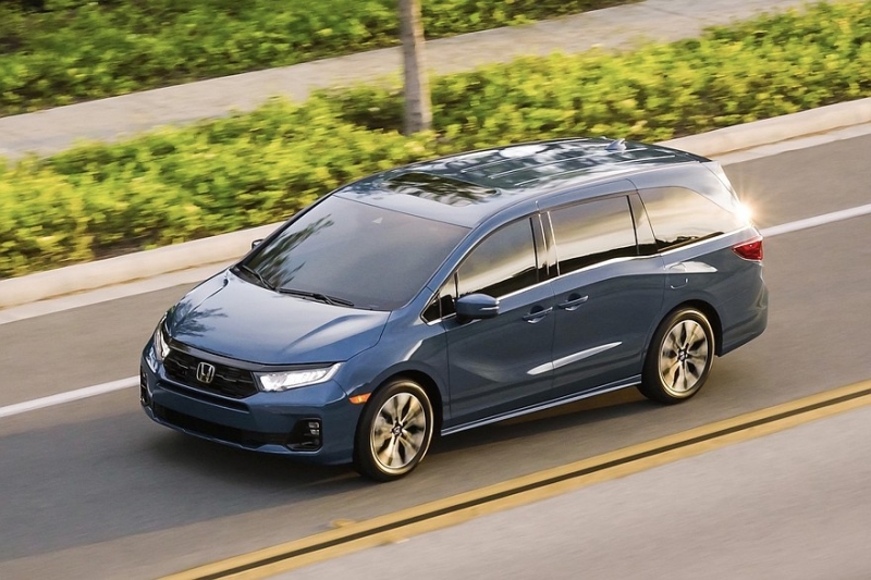 Обновлён минивэн Honda Odyssey: экраны побольше и цены повыше