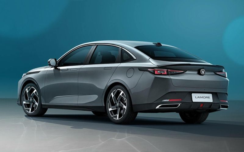 От Exlantix ES до Changan Alsvin. Какие седаны доехали до России