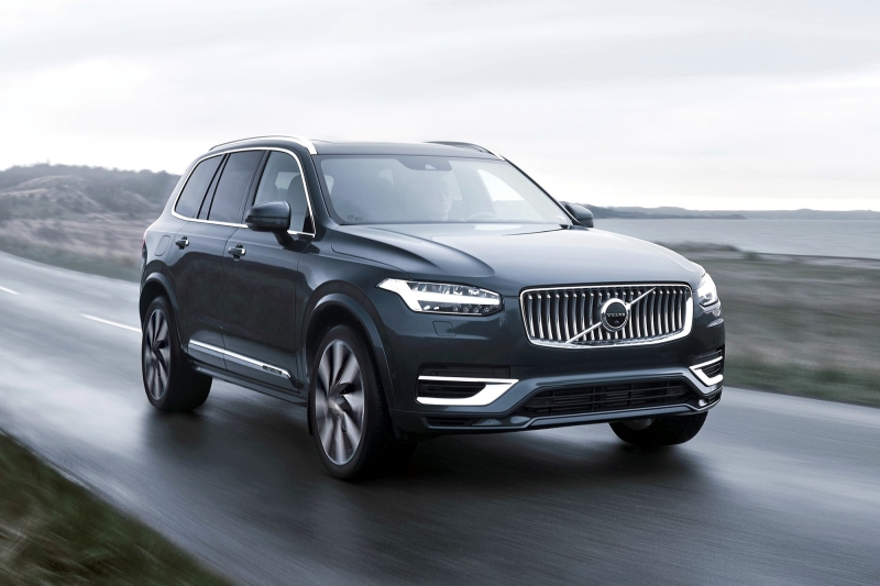 Два флагмана лучше, чем один: Volvo засветила обновлённый XC90 перед скорой премьерой