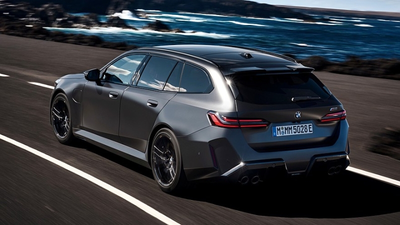 Очень тяжёлый люкс: представлен первый в истории гибридный BMW M5 Touring