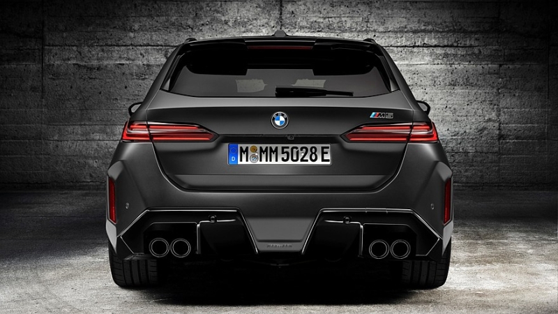 Очень тяжёлый люкс: представлен первый в истории гибридный BMW M5 Touring