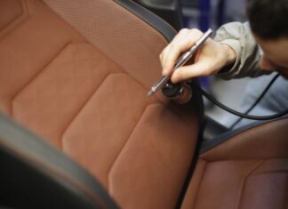 Зачем нужна реставрация кожи сиденья автомобиля