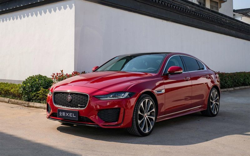 В Россию прибыл рестайлинговый Jaguar XE. Он подорожал в два раза