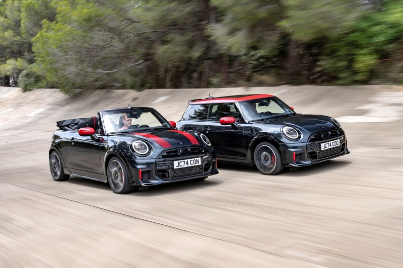 Новый Mini JCW: теперь и бензиновая версия в кузовах хэтчбек и кабриолет