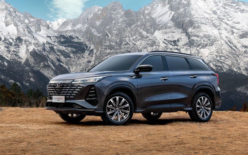 Новый Changan CS75 Plus оказался почти на ₽700 тыс. дороже прошлой версии