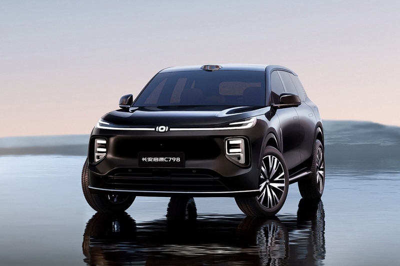 Новый кроссовер Changan Qiyuan C798: рассекречен интерьер