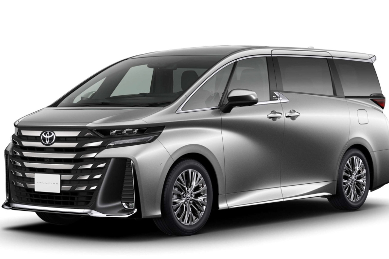 Toyota показала новую модификацию Aplhard/Vellfire для Японии