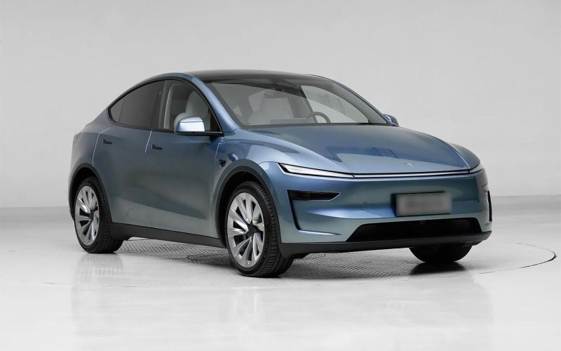 Обновленные Tesla Model Y появились в продаже в России. Фото и цены