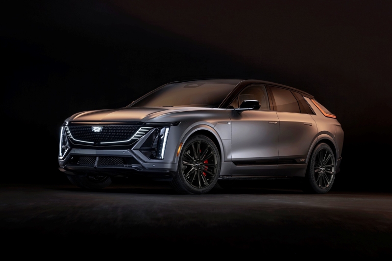 Спортивный кроссовер Cadillac Lyriq-V: трековый режим и уникальный саундтрек