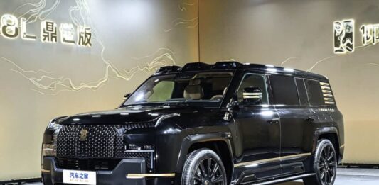 BYD предложил в КНР альтернативу Rolls-Royce Cullinan с отделкой из золота