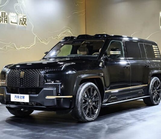 BYD предложил в КНР альтернативу Rolls-Royce Cullinan с отделкой из золота