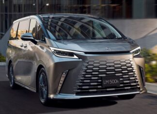 Lexus LM для рынка Японии обновили