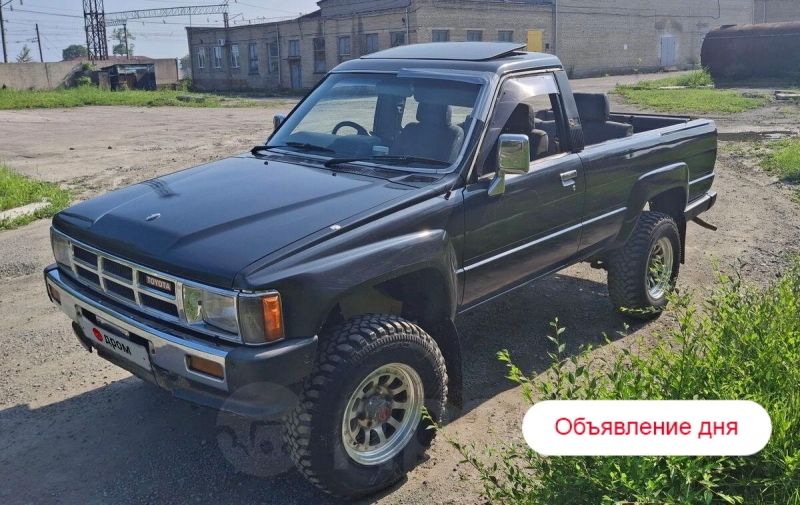 Объявление дня: классический японский внедорожник Toyota Hilux Surf с дизелем