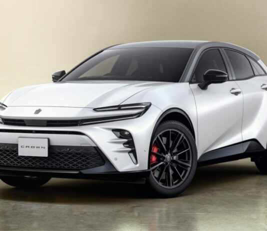 Toyota Crown Sport получила юбилейную спецкомплектацию