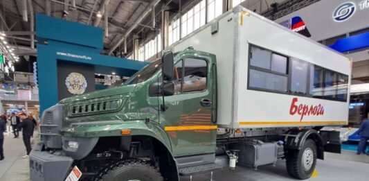 «Урал» представил предсерийный грузовик 4×4