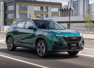 В России стартовали продажи нового кроссовера Dongfeng