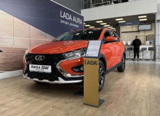 Почему до сих пор нельзя купить новую Lada Iskra. Дилеры назвали причины