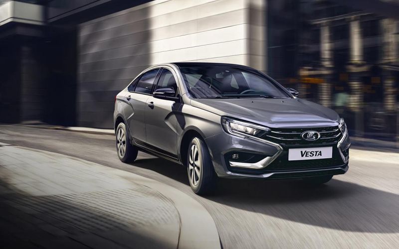АвтоВАЗ отреагировал на сообщения о блокировке руля у Lada Vesta