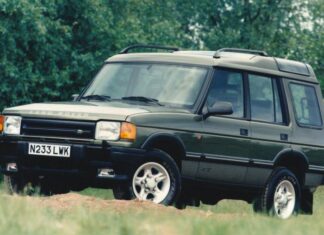 Об этих внедорожниках многие мечтали в 90-х. Ностальгическая подборка