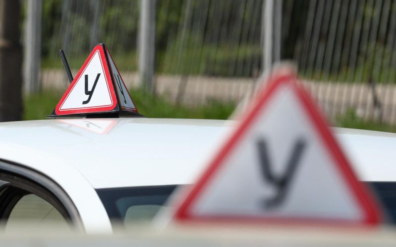 В России отложили введение новых правил обучения в автошколах
