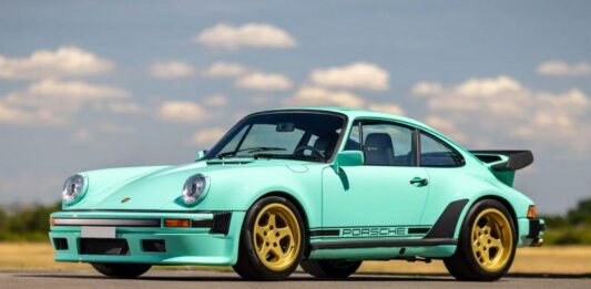 Этот 37-летний Porsche 911 стоит $1,8 млн. Особенности и фото