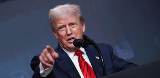 Вот сколько потеряли крупнейшие автокомпании из-за пошлин Трампа