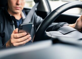 МВД предупредило о схеме с фейковыми штрафами. Они приходят в мессенджере