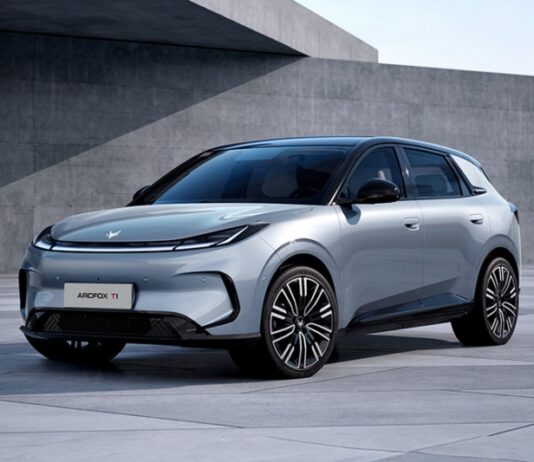 Arcfox T1 от BAIC попробует переманить покупателей у компактов BYD и Geely