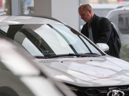 ₽372 млрд за месяц. Эти автокомпании заработали в России больше всех