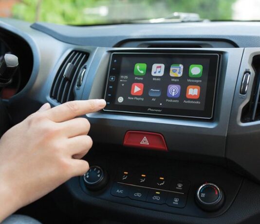 Сервис RuStore появился в автомобильных мультимедиа. Список марок