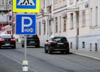 В Москве расширилась зона платной парковки. Вот где придется платить