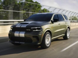 Dodge Durango избавился от V6 и теперь предлагается только с моторами V8 Hemi