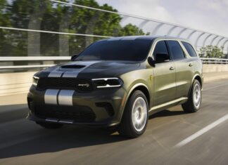 Dodge Durango избавился от V6 и теперь предлагается только с моторами V8 Hemi