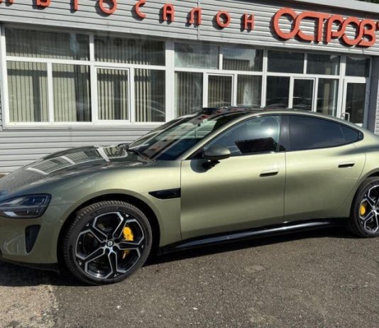 Электромобили Xiaomi начнут официально поставлять за пределы Китая с 2026 года