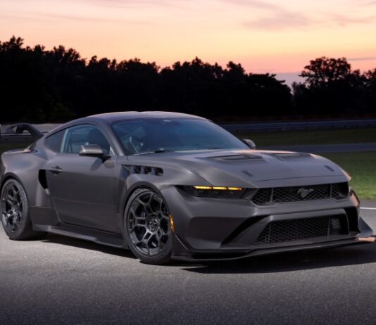 Ford Mustang GTD Liquid Carbon: облегчённая версия самого быстрого в истории пони-кара